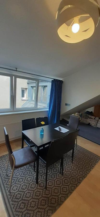 Loft Style Apartments In Kaunas Center Luaran gambar