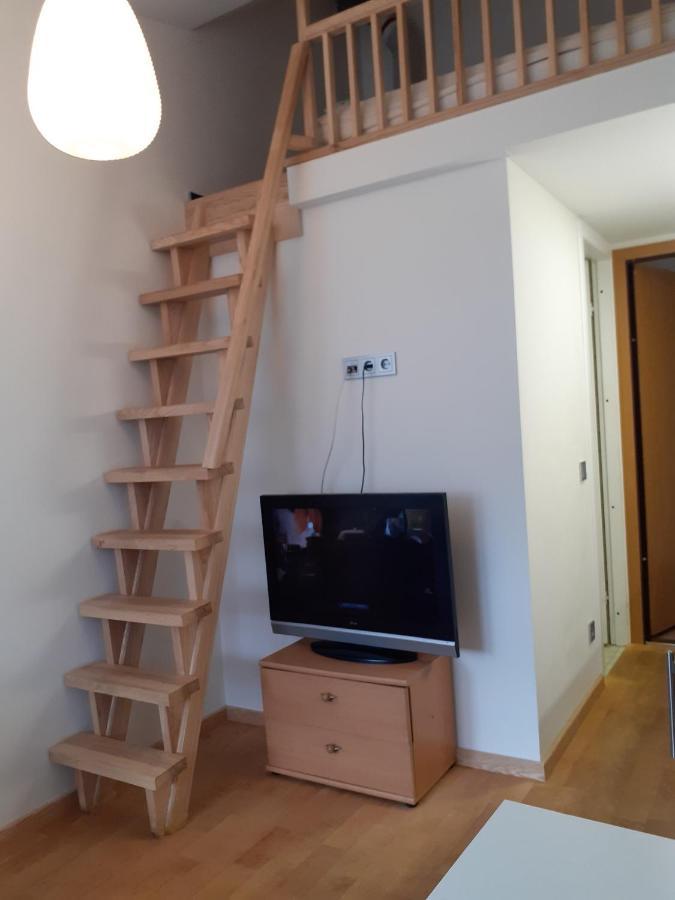 Loft Style Apartments In Kaunas Center Luaran gambar