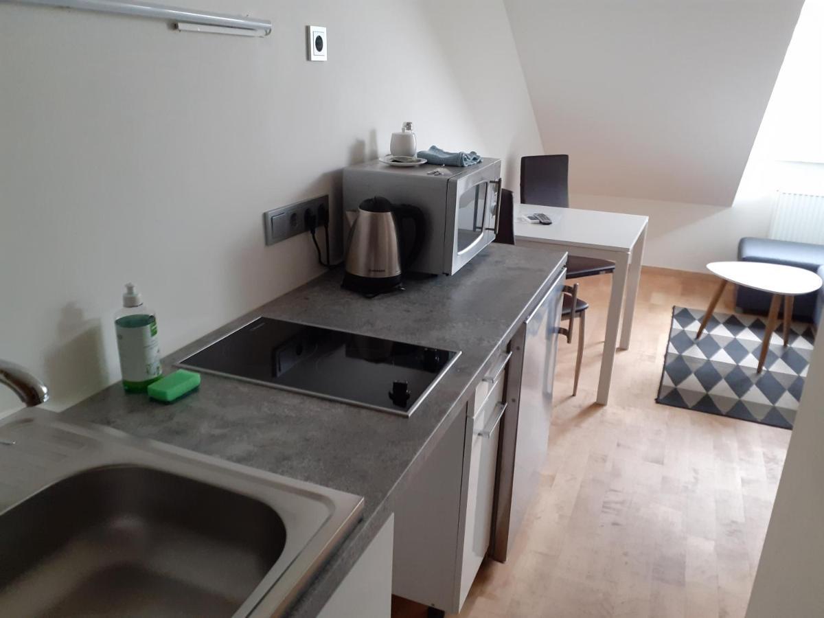 Loft Style Apartments In Kaunas Center Luaran gambar